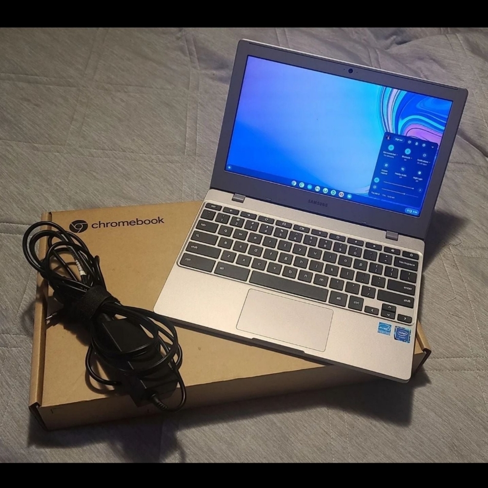 Samsung Chromebook 4 11.6" screen